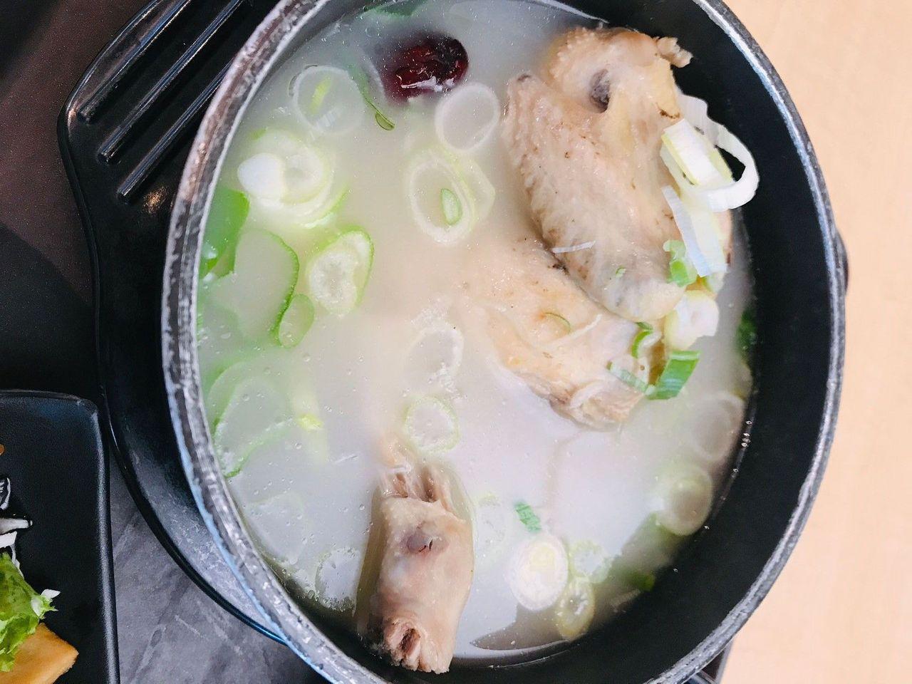 延世大学的美食广场，韩、中、日、西各种风味齐备。